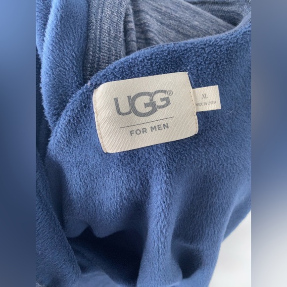UGG Men's Heathered Blue Crewneck Fleece Lined Sweater - Picture 4 of 5